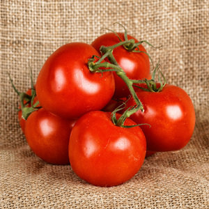 Vine Tomatoes (700g) (es)